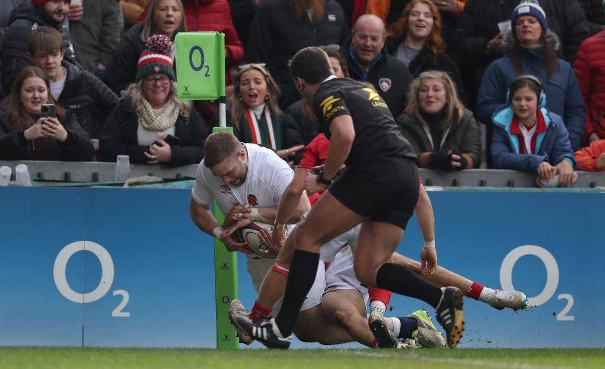 ✌️ Two minutes is all <a href="/samrileysuh/">Sam Riley</a> needs to cross the line

#COYQ