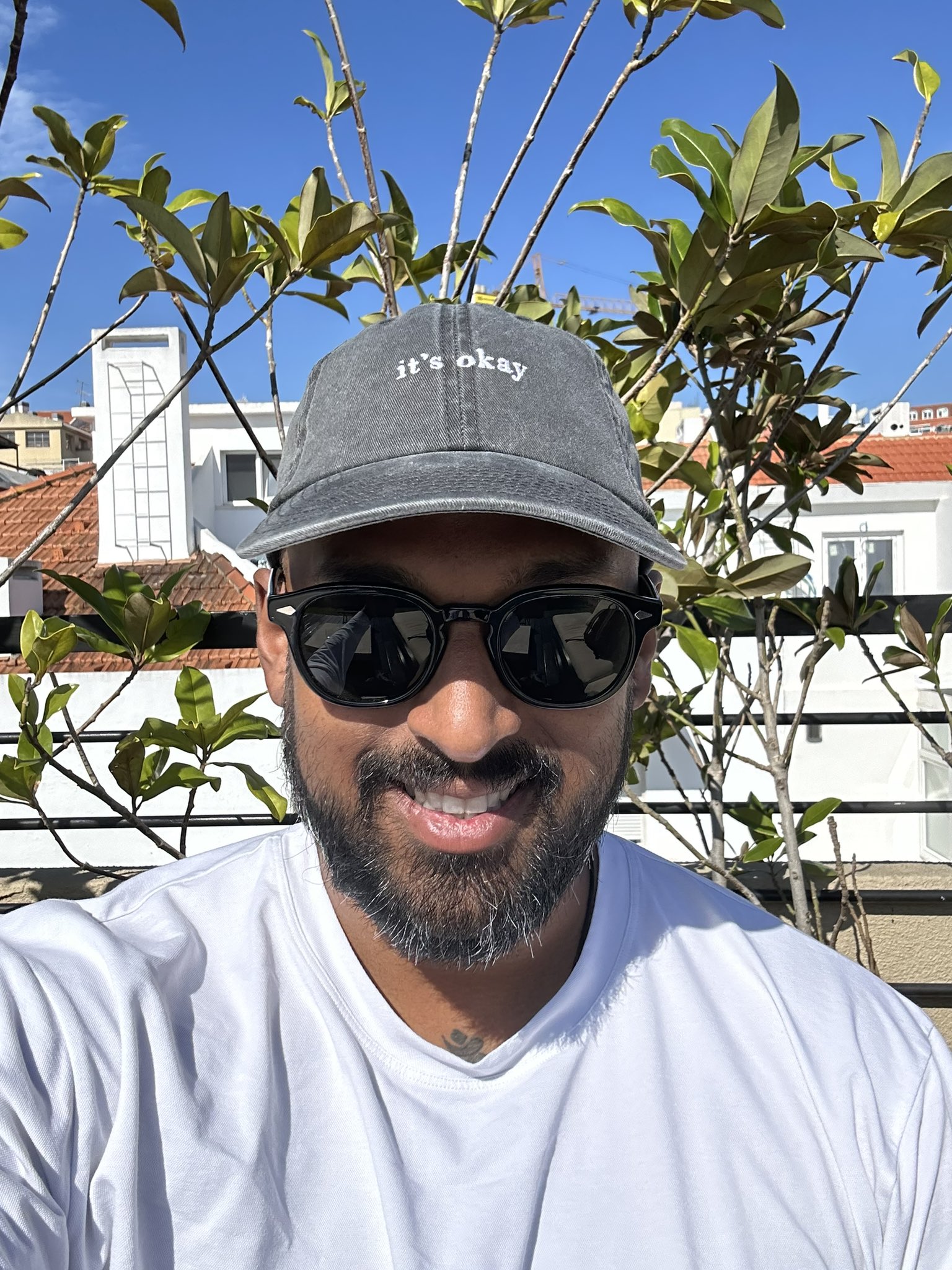 Dr. Robin Mazumder on X I bought this hat in Lisbon as a social experiment and in the week I ve had it I ve heard people talk about it and have been approached