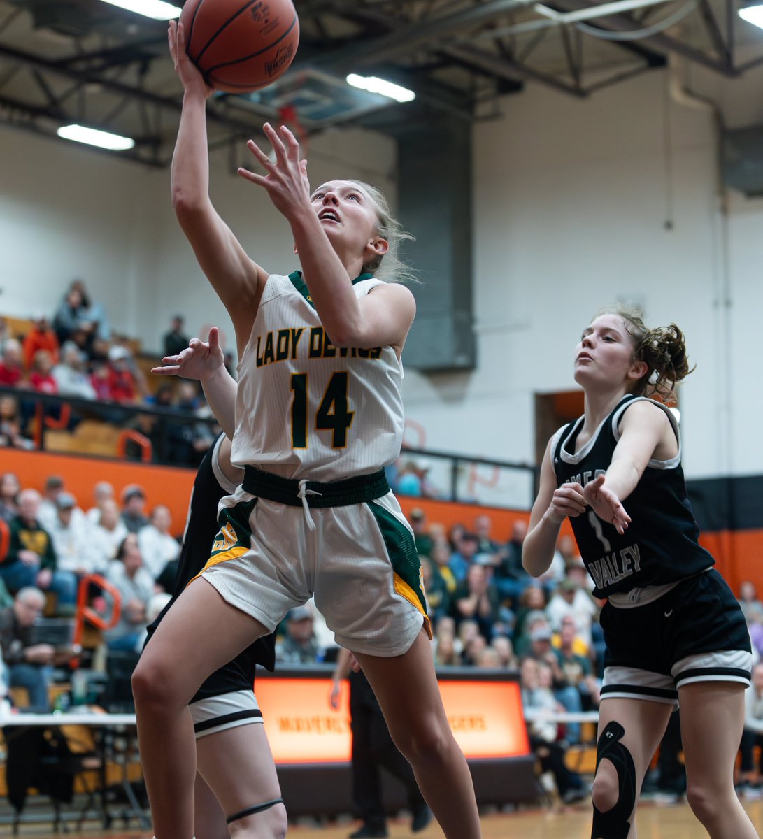 Take a look at 📸 (via Raymond Gleadle) from North Adams' win over River Valley in a Division III district semifinal on Saturday.

FULL GALLERY: sosportsauthority.smugmug.com/GIRLS-HOOPS/Wi…