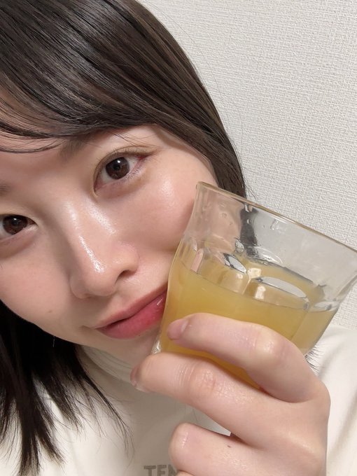 大食いの私ですが,家だとほんと粗食&hellip;。 今日は胃腸休めるためにファスティングしてました！シュウウエムラ監修で気になってたプチ断食サポートジュース。 たまに取り入れると心身リセットされる気がしていい！ 1日500ml目安で水割りで飲むだけ☺︎  PR<a href="/tag/%E3%83%95%E3%82%A1%E3%82%B9%E3%83%86%E3%83%B3%E3%82%AF%E3%83%A9%E3%83%96"class="tags"><span>#ファステンクラブ</span></a>