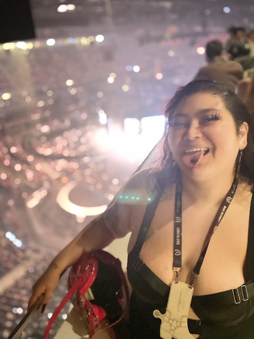 SAW MY BENITO BBY TONIGHT 🥹🥹🥹 #BadBunny https://t.co/RqyRmEbXup<a href="/tag/badbunny"class="tags">#BadBunny</a>