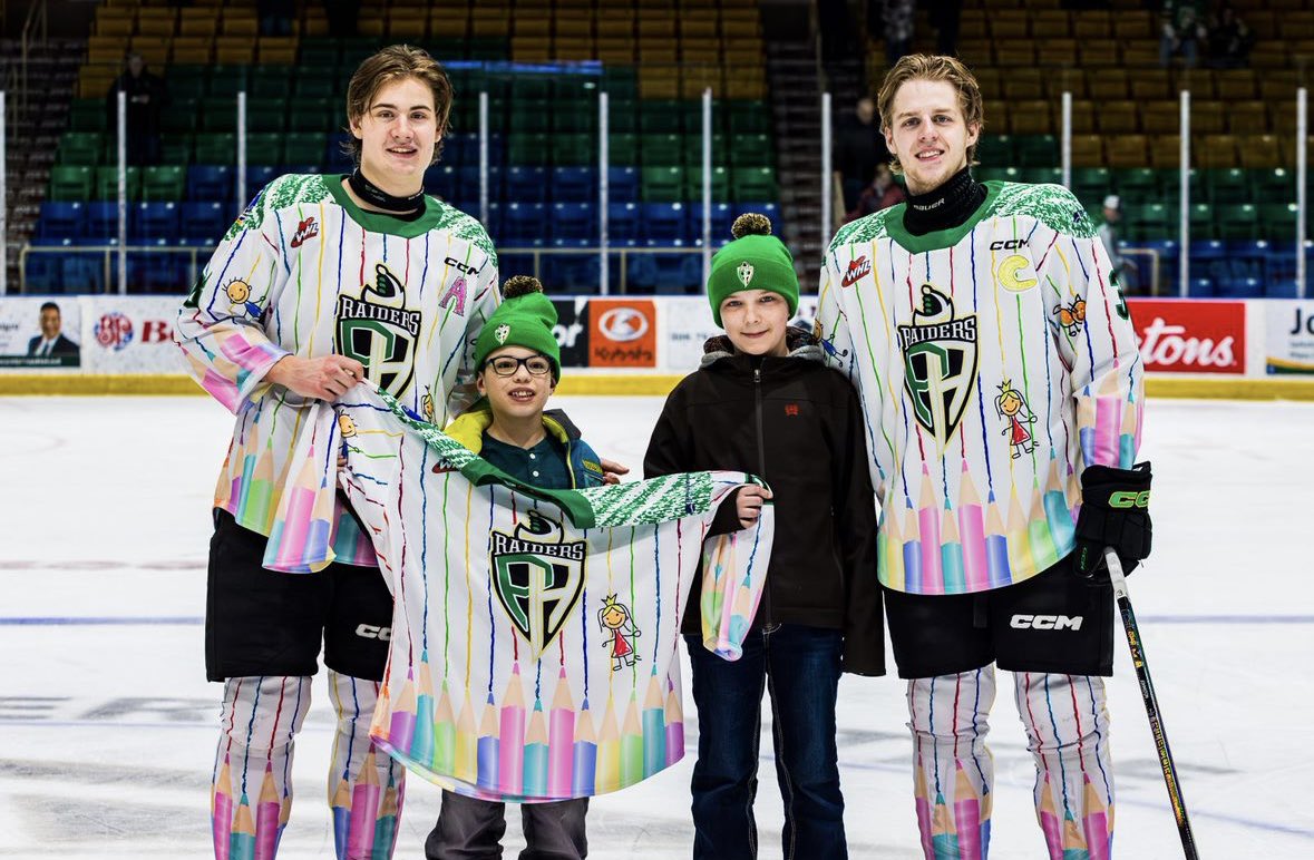 PARaidersHockey's tweet photo. For the kids #KidTakeover https://t.co/a6xg8xJAZX