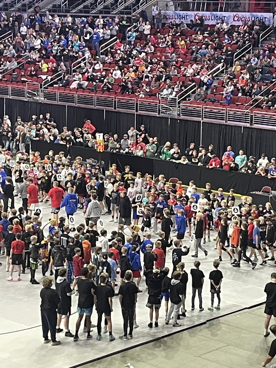 LyonsDenWrestl's tweet image. Grand March time here is Des Moines. Good luck to Beckett, Kacen, Chase, DaMarkus, and Logan. #AAUstate #Homegrown