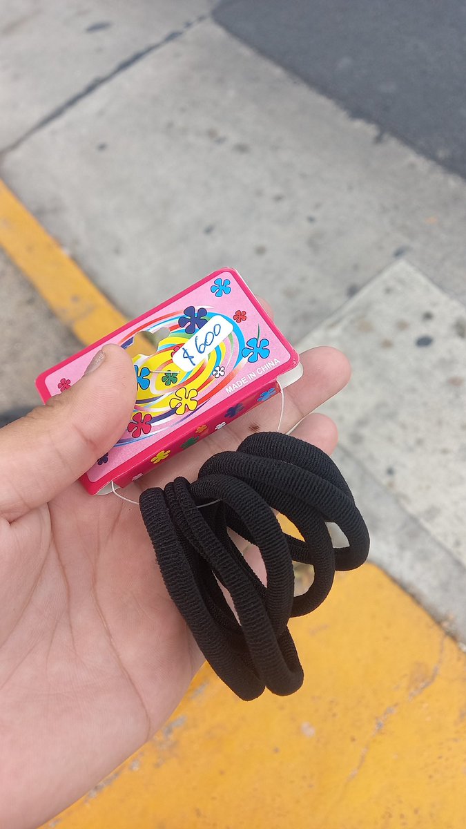 Solo las mujeres sabemos el sufrimiento q se siente perder o prestar una colita de pelo