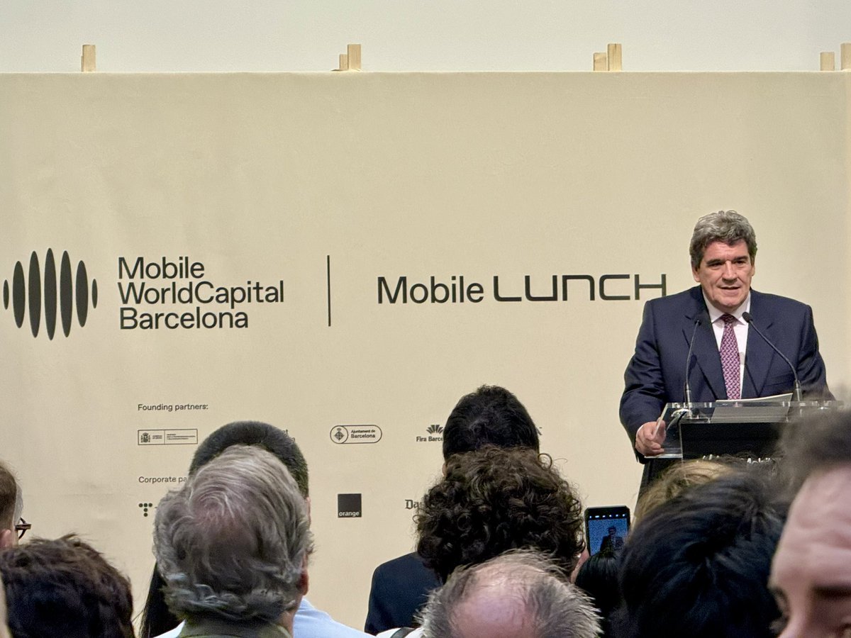 sansruben's tweet photo. Emocionante inicio del #MWC2024 en el #MobileLunch. Grandes palabras de Fajula de @MWCapital, Collboni, alcalde de Barcelona, Escrivá, Ministro para la Transformación Digital, y Aragonès, presidente de Cataluña. ¡Esperando una semana llena de innovación! 🚀
@MWCHub @4YFN_MWC https://t.co/9iH7PQAkGi