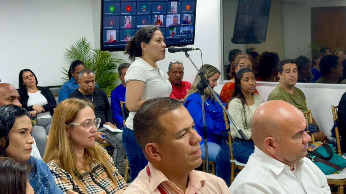 PartidoPSUV's tweet photo. Presentan propuestas en materia penitenciaria para el impulso del Plan 7T-2030
https://t.co/8dfuqDWvMA

#TrabajamosPorVenezuela https://t.co/WM3DLrfFUy