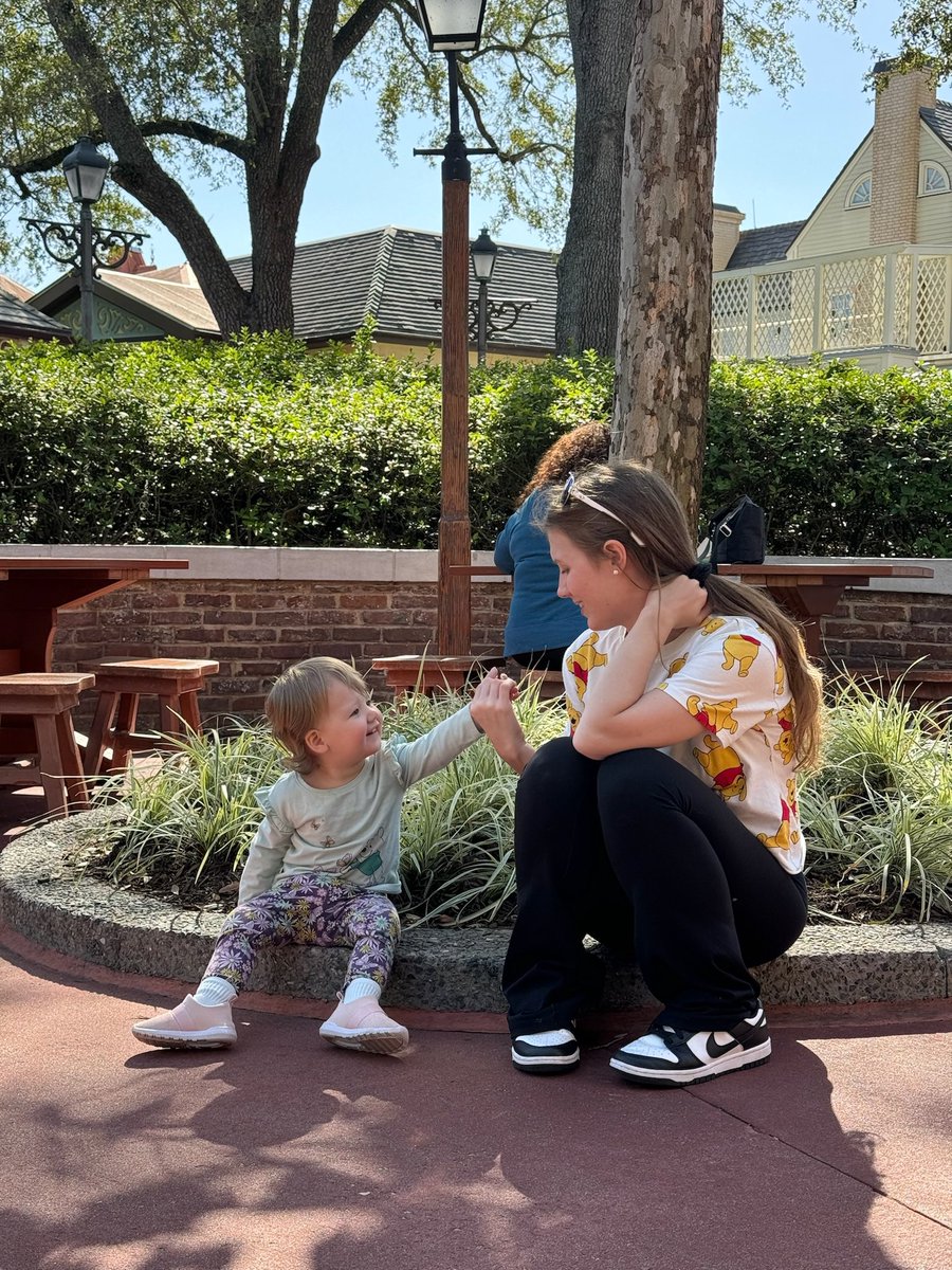 cinnamommyy's tweet image. mommy moments 💜