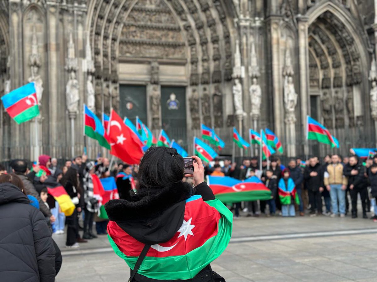 Fmuradov's tweet photo. #JusticeForKhojaly Today at the city center of Cologne in front of Cathedral! https://t.co/LpZeWQoAWT