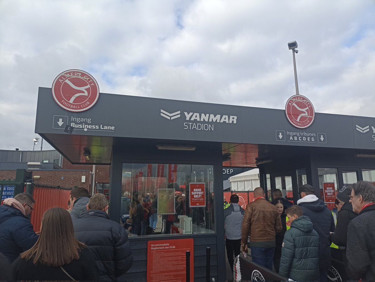 avdg1971's tweet photo. Feyenoord 🔴⚫⚪💪 #FLKG https://t.co/VbKT8eo7o9