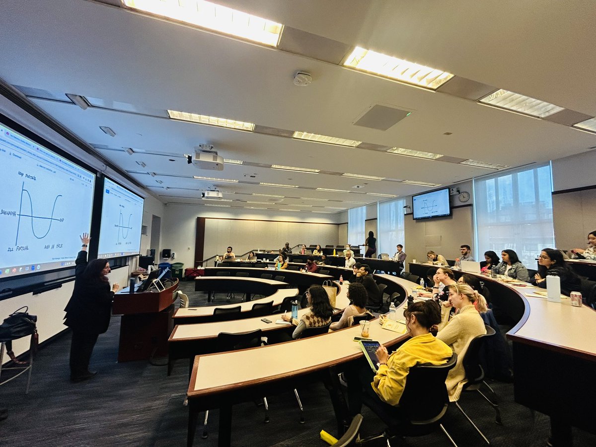 baizalla's tweet photo. #comsciconatl Great talk by @marynmck on how to write and tell a good story in science communication! Thank you so much for the wonderful tips and suggestions! #comscicon #comsciconatl2024 https://t.co/bFfCQdGkPd
