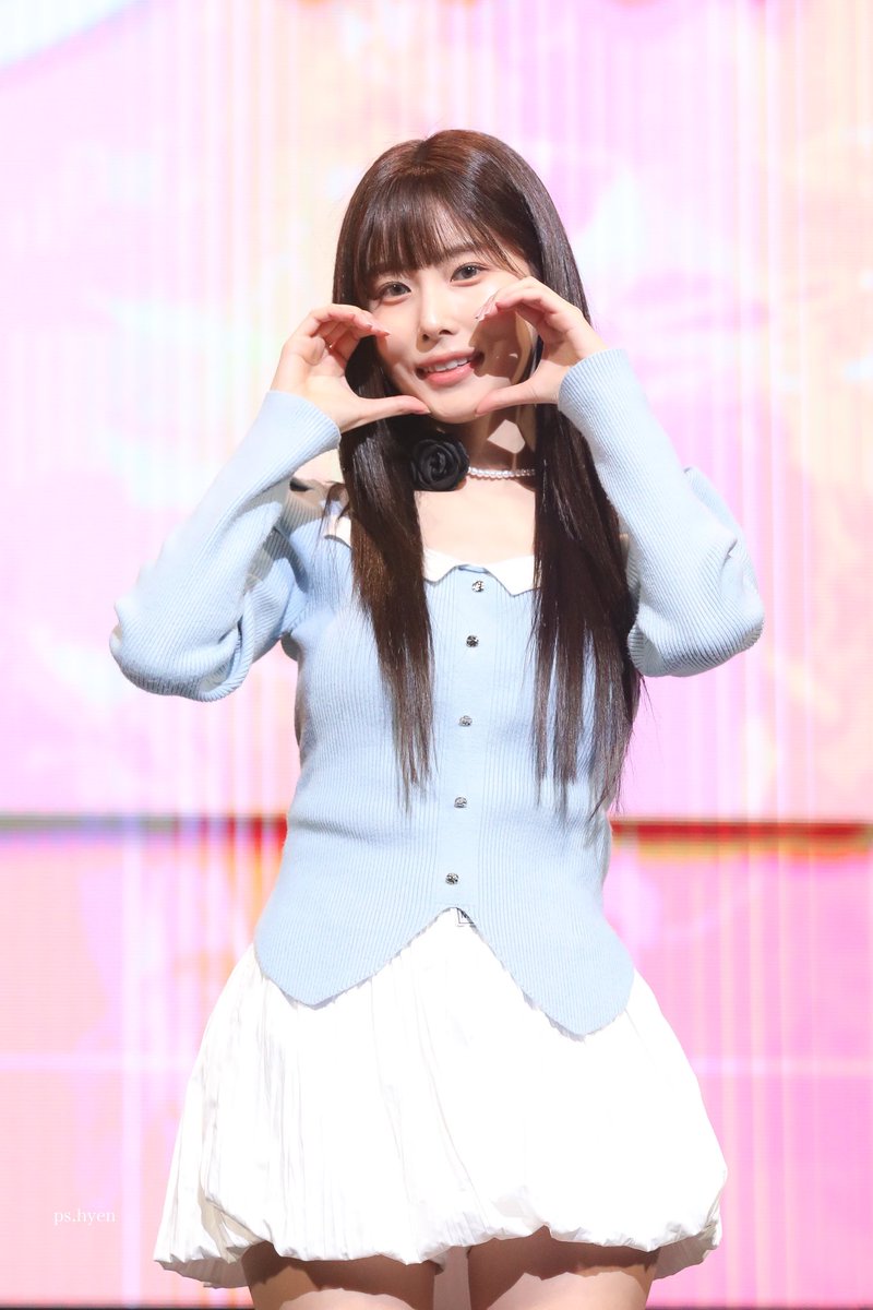 240225 Hyem's Diary

리얼천사💗일본어 하는 모습도 넘무 귀엽고 춤까지 준비해줘서 추억에남은 하루였엉🫶🏻

カンちゃん可愛すぎ🤍
楽しい思い出をありがとう🥹

#강혜원 #kanghyewon #カンヘウォン #カンちゃん