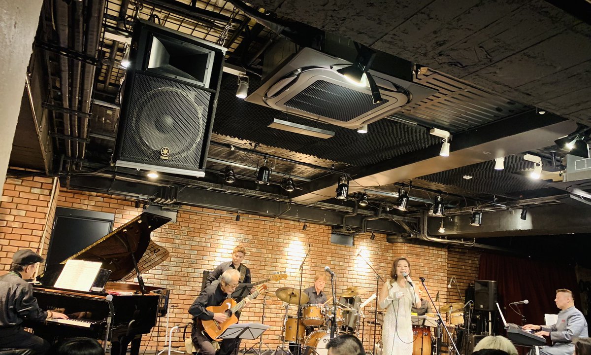 YukoKawada69347's tweet image. ＃入江新一郎 氏 Produce"IRIE AMIGOS feat.MAX TAKANO VARIETY LIVE"を拝聴しました。いやー楽しい！！
素晴らし過ぎる入江さん、＃MANNA さん ＃IRIE AMIGOS ＃鷹野雅史 氏が化学反応✨何て贅沢❣️鷹野氏の ＃エレクトーン ソロも最高🎶入江さん、お誘い頂き、本当にありがとうございました‼️＃ピアノ