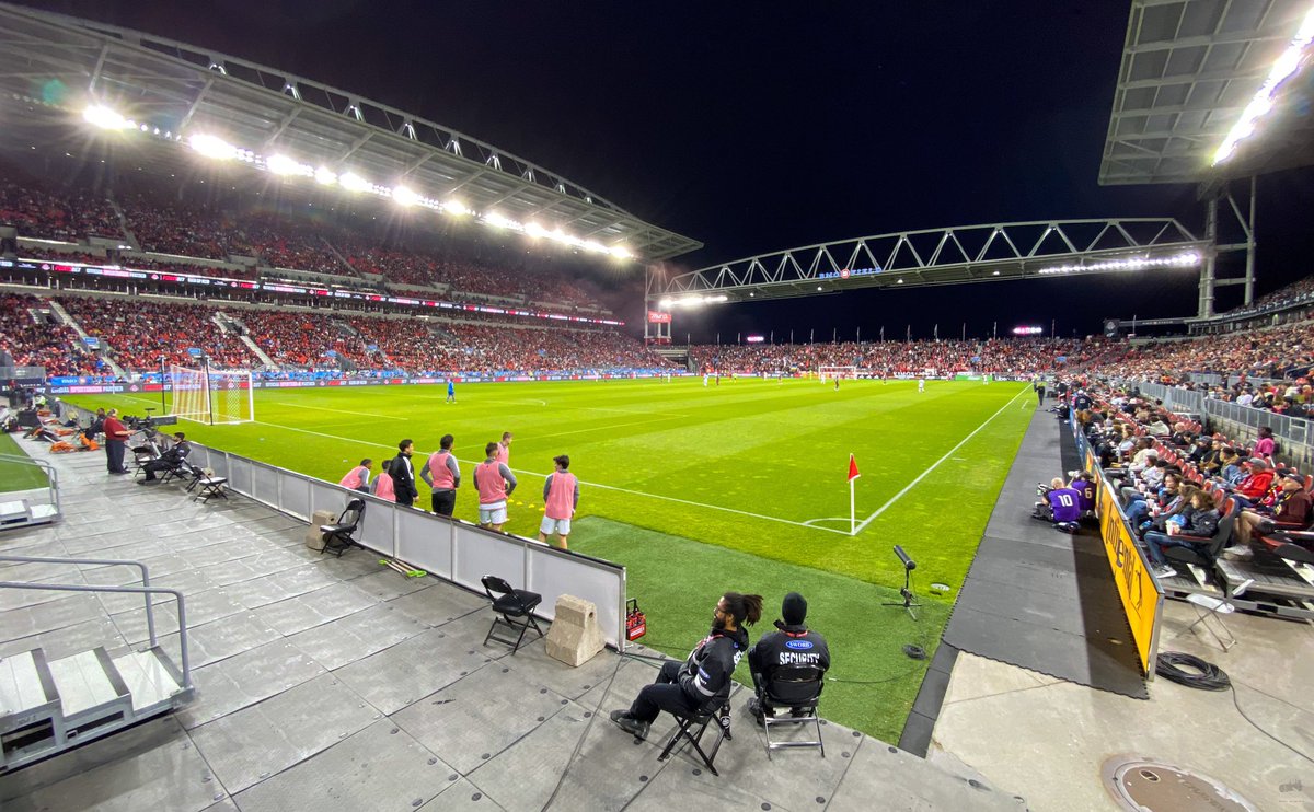 MWilsonMedia's tweet photo. Today, a new season of @TorontoFC soccer begins! Go Reds! β½οΈβ½οΈβ½οΈ
#TorontoFC #TFC #TFCLive #BMOField #ExPlaceTO #NathanPhillipsSquare #Toronto #The6ix https://t.co/c6uHwo23cT