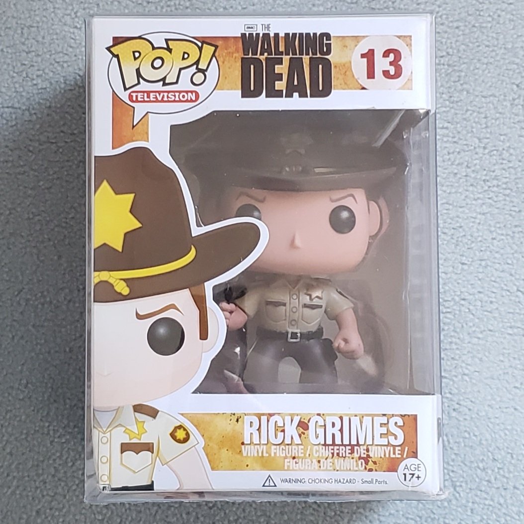 Good morning my #TWDFamily 💜 Let's start off my #TOWLGiveaway with your chance to win this #RickGrimes Funko Pop (courtesy of my friend <a href="/JustinThomas97/">Justin</a> 💜) To be eligible to win, please post your favorite Rick gif or pic below. Ends at 2pm EST today 💜💜💜