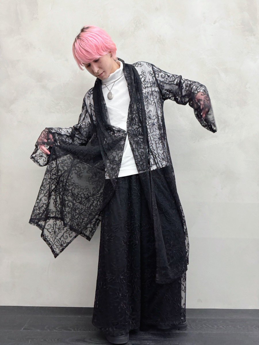 SAK_SAK_SAKUMA's tweet image. #映画マッチング 舞台挨拶の時のコートの中に来てた衣装が素敵だったからポーズキメてみた。
3枚目はダテ様のインスタ意識してみたw