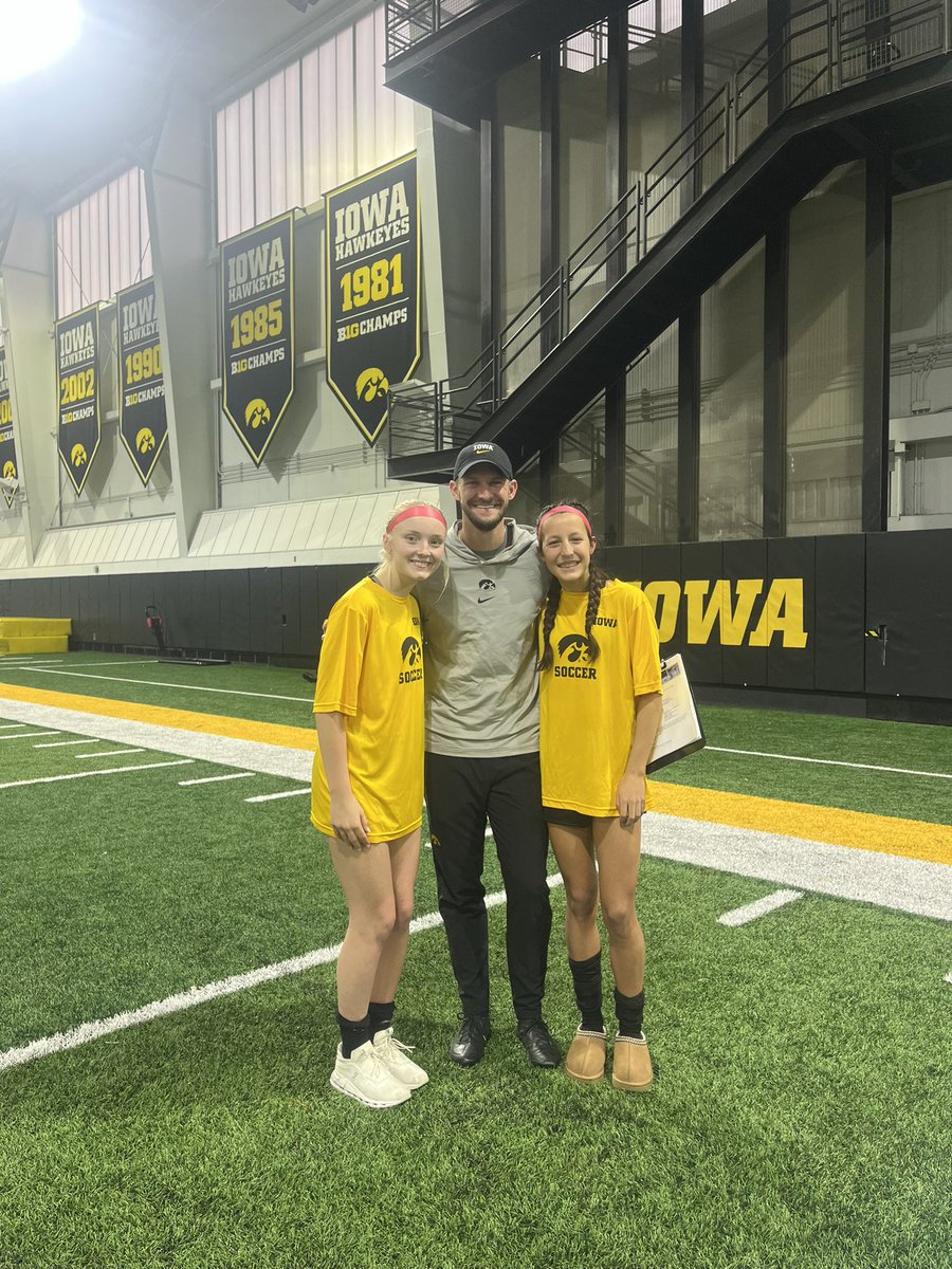 Thank you @HawkeyeSoccer for a great ID camp!! Thank you so much @uiowadiianni, @ky1eventer, @jpvaladaresIOWA and @katelynlongino for hosting and for your exceptional coaching! 🖤 💛 @ImYouthSoccer @ImCollegeSoccer @neilhope1982 @Alexmasonofc @Sofc08 @yankeebluenose8