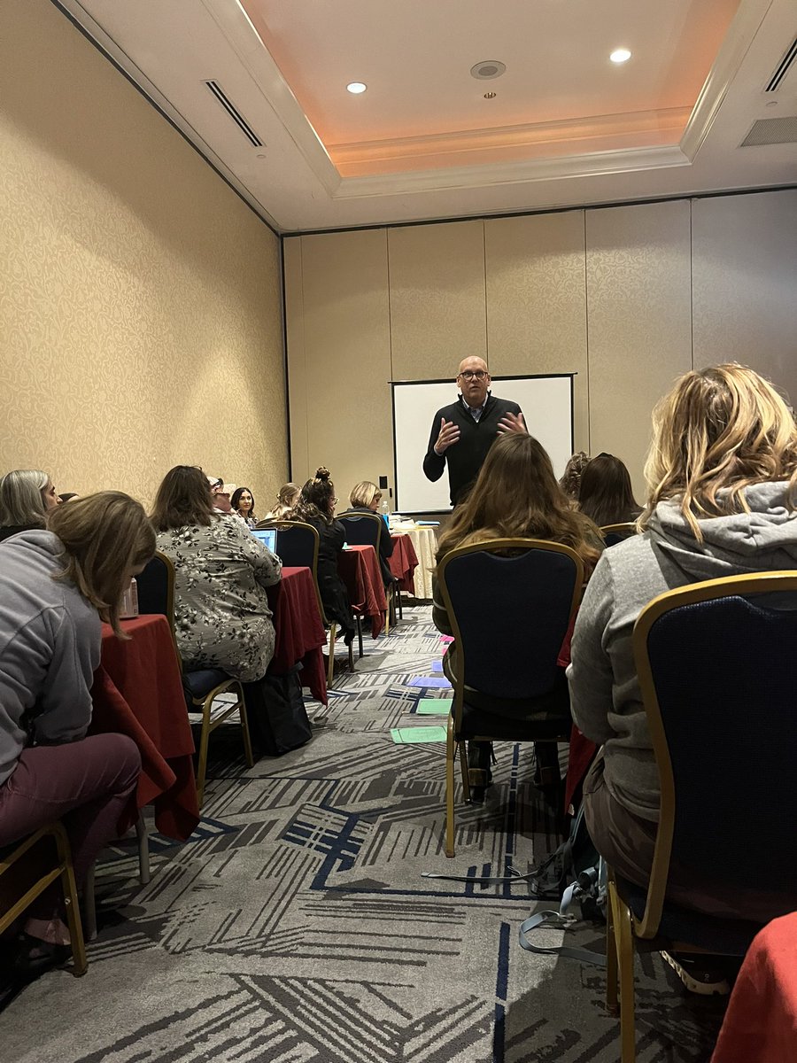 📣📣📣Standing room only in @JBerckemeyer sessions @pamleorg If you haven’t seen him, you are MISSING OUT! @FCASD #FCProud