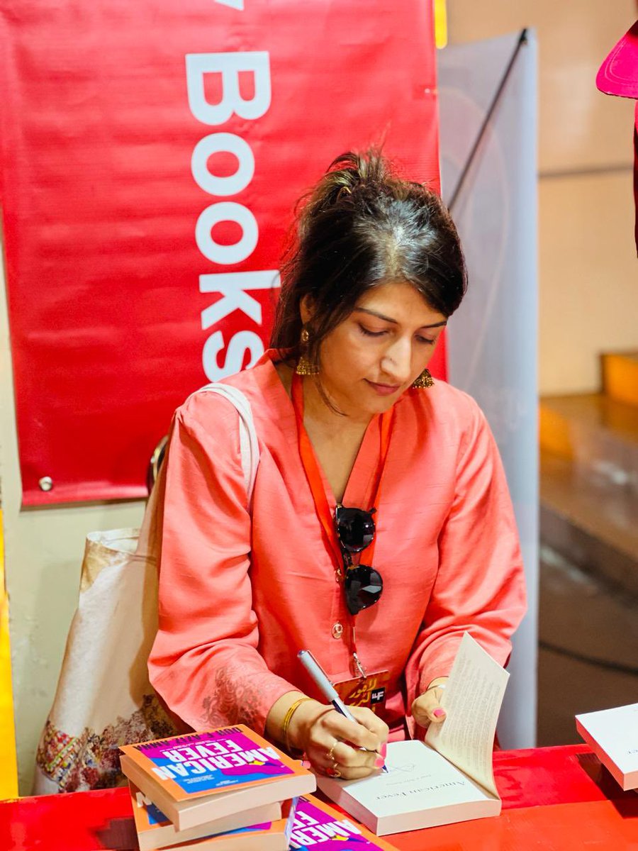 Author Dure Aziz Amna  joined us at the Liberty stall during #LLF2024 to promote her book ‘American Fever’ and sign copies for her readers. You can  to grab a signed copy from our stores or order online:

tinyurl.com/knfkjeh4

@lhrlitfest #LibertyBooks #AmericanFever