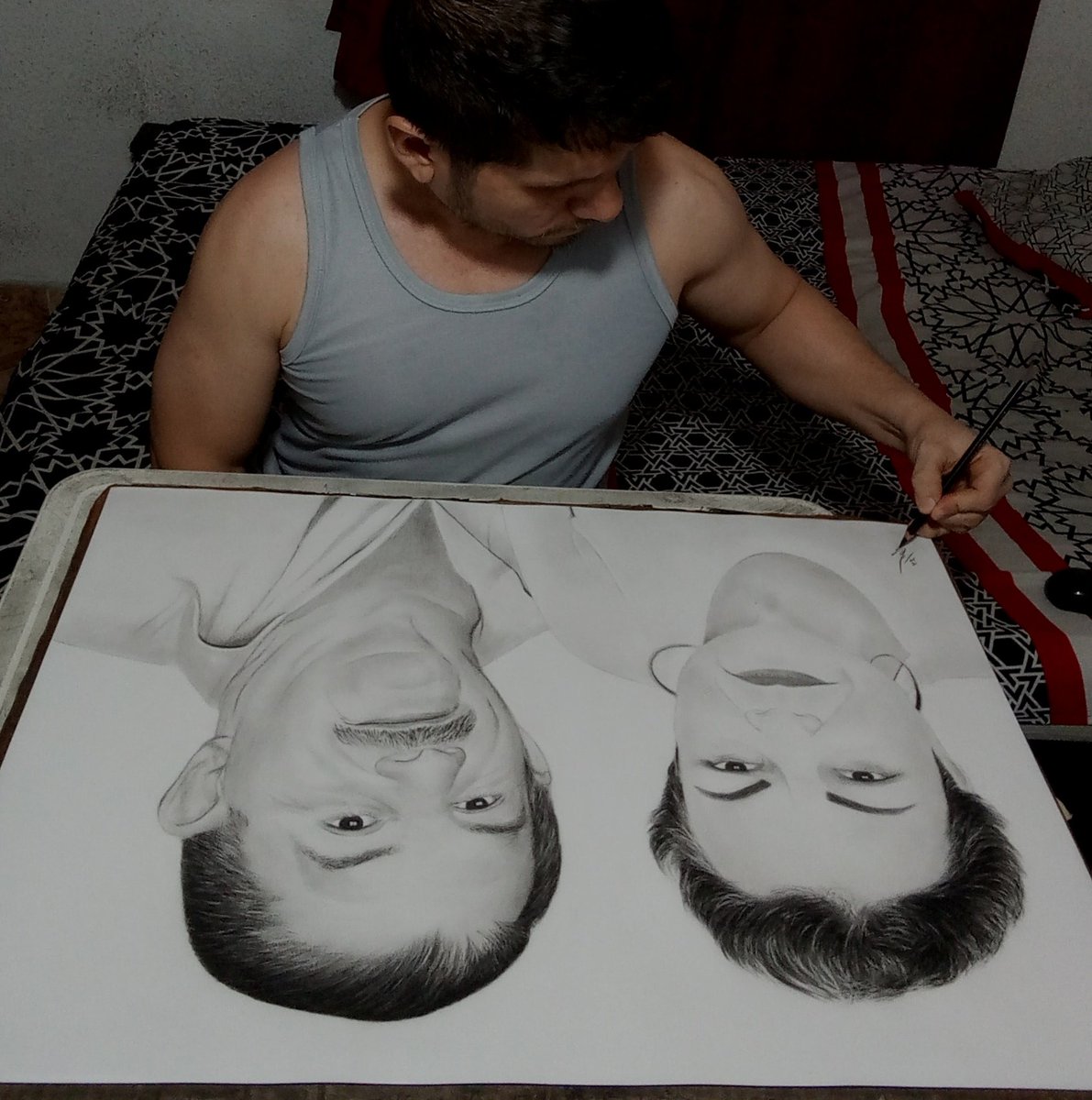 mao2282's tweet photo. Firmando se culmina una obra
#dibujos #dibujante #retratos #art #arte #artists #artista #viral #Parati https://t.co/MrQsI7hSiO