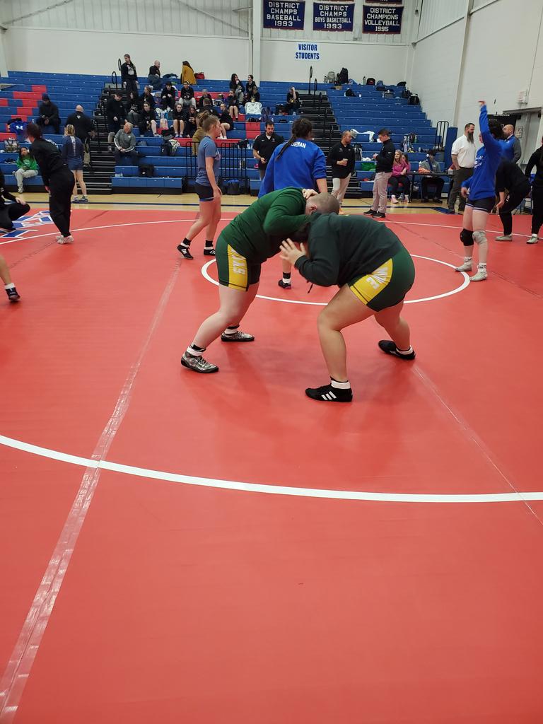Sycamore Lady Aves Wrestling  getting ready to start their march to Columbus.  Pre-Regionals start at 11:00 good luck to Caroline, Audrey, Maddie, Liz, Sara, Marian, and Agam
@AvesAthletics <a href="/AvesWrestling/">Aviators Wrestling</a>