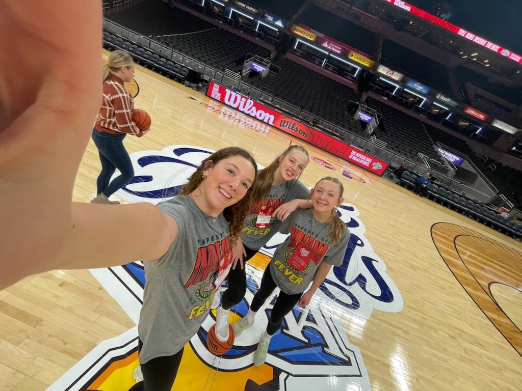 EllieSmalligan's tweet photo. Indiana basketball is great!  I had the chance to help out the state finals yesterday.  Such a cool opportunity. https://t.co/aIidQ6BAvj