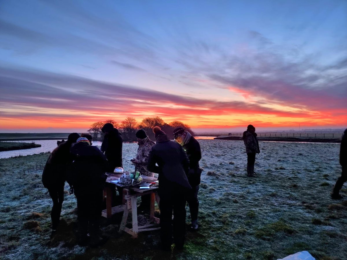 heatherwarrendr's tweet photo. A fantastic morning colour-ringing wigeon as part of #ProjectPenelope with a brilliant group of people - scientists, conservationists and wildfowlers. A big thank you to the whole team! https://t.co/JZANytpcNP