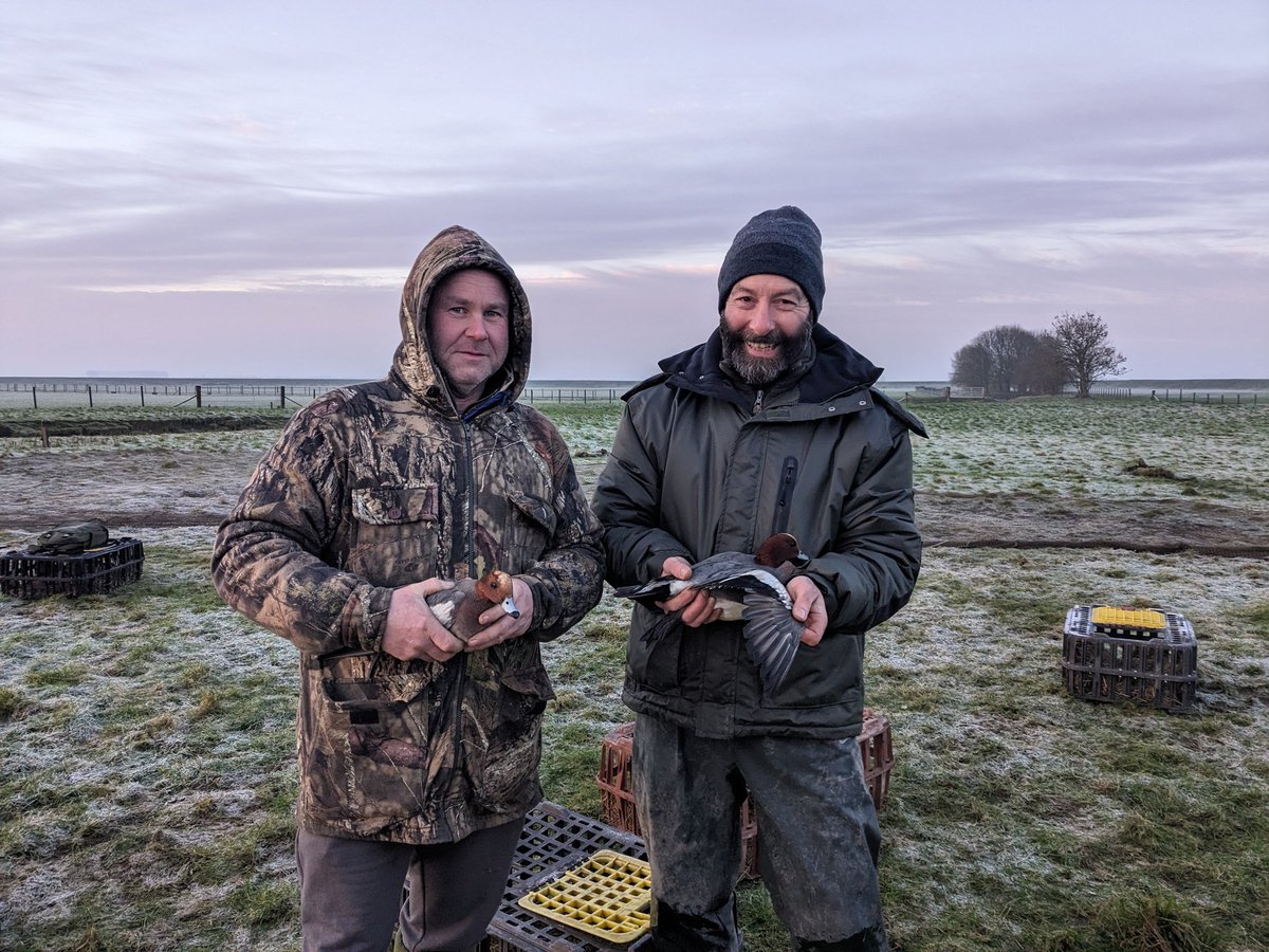 heatherwarrendr's tweet photo. A fantastic morning colour-ringing wigeon as part of #ProjectPenelope with a brilliant group of people - scientists, conservationists and wildfowlers. A big thank you to the whole team! https://t.co/JZANytpcNP