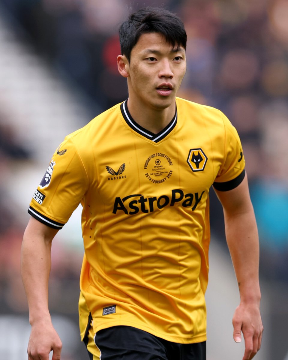 Hwang Hee-chan is replaced on 85 minutes 🔄

No attacking returns for Gameweek 26's most transferred in player 😔

#FPL #WOLSHU