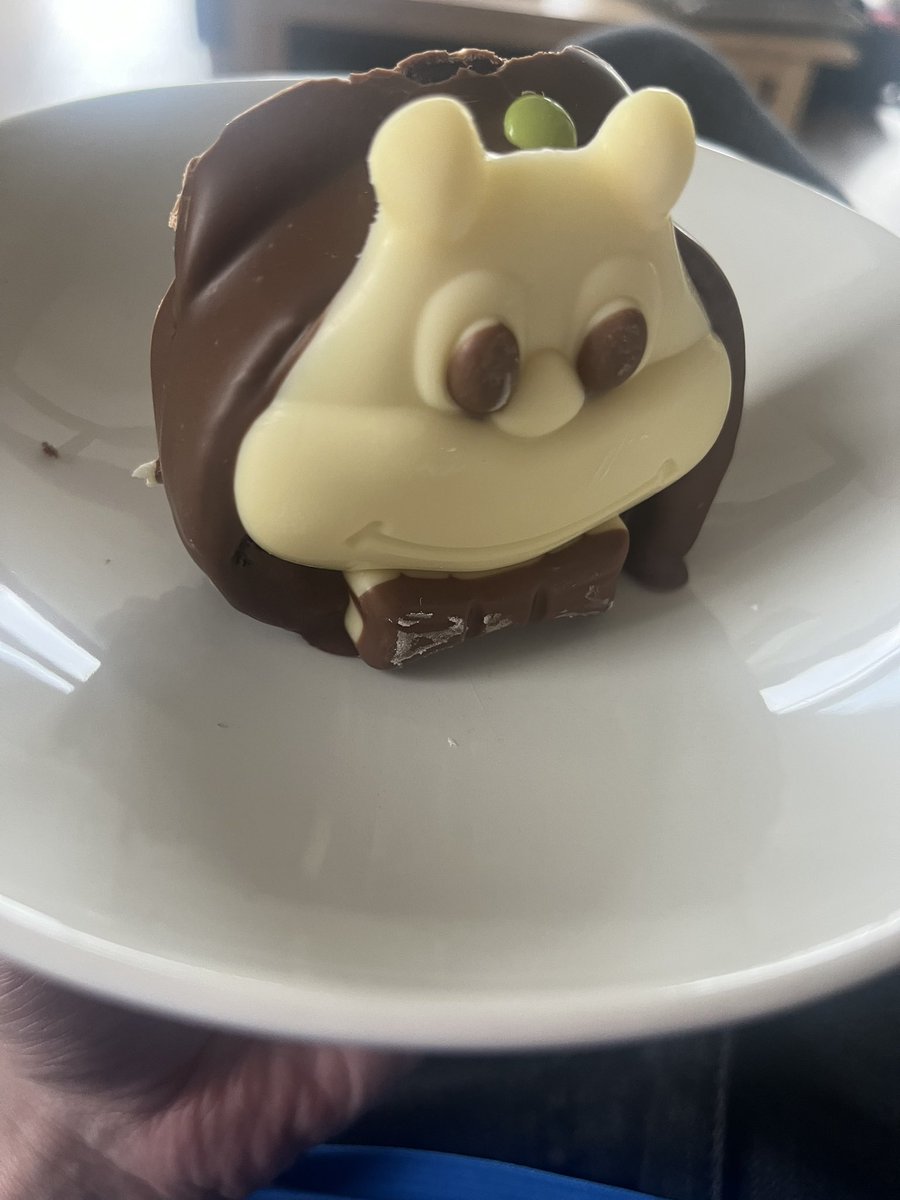 DAWUK17's tweet image. ‘Face because it’s your birthday’ 

Proper British &amp;amp; I love it 

#Cuthbert @AldiUK