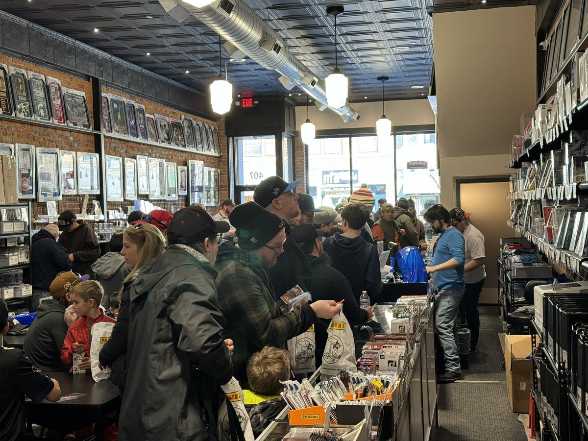 Packed house and over160 <a href="/Topps/">Topps</a> &amp; Bowman Chrome Value Boxes so far given away as part of our SWAG bags.  #toppsripnight #toppsbaseball #topps #bowmanchrome