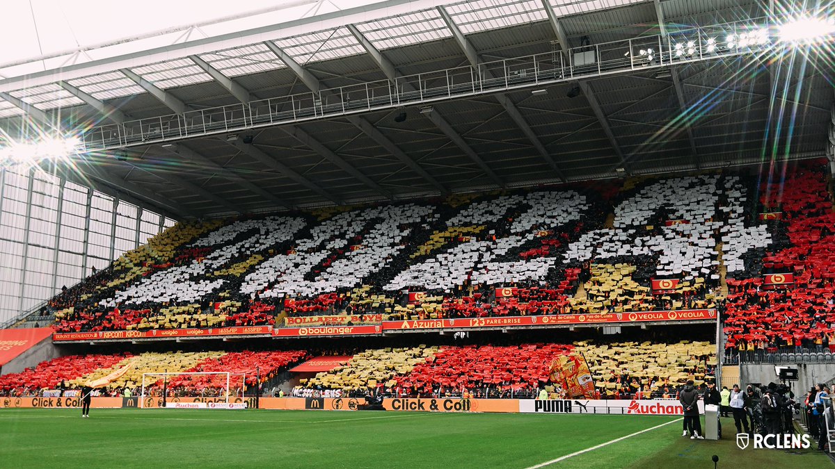 RCLens's tweet photo. 𝟏𝟗𝟗𝟒 ➡️ 𝟐𝟎𝟐𝟒

3⃣0⃣ ans de rugissement fêtés chaudement 🐯

#FierDEtreLensois #RCLASM https://t.co/DDDbf8Nu29