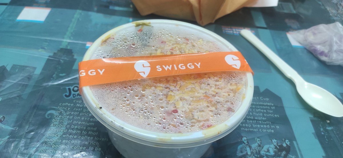 Sumitsomvansh10's tweet photo. I have ordered chicken biryani from zomato from mughlai darbar restaurant gorakhpur uttarpradesh and sarcastically it comes with a tag of swiggy over it with very little amount of biryani as compared to normal.i think zomato is ending its competition with swiggy  #Zomato https://t.co/gFksxy2gLF
