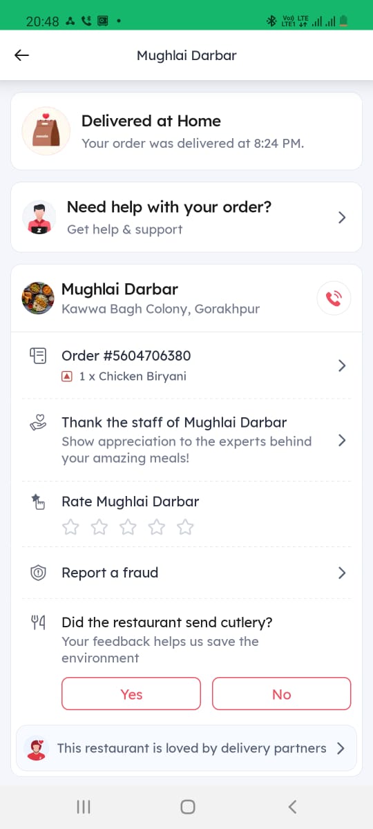 Sumitsomvansh10's tweet photo. I have ordered chicken biryani from zomato from mughlai darbar restaurant gorakhpur uttarpradesh and sarcastically it comes with a tag of swiggy over it with very little amount of biryani as compared to normal.i think zomato is ending its competition with swiggy  #Zomato https://t.co/gFksxy2gLF