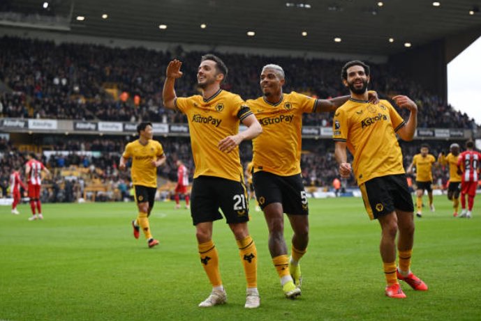 This team were managerless 6 days before the start of the season They had 5pts from their first 6 in Prem 20 games later, Wolves are 8th in the Premier League & in line for a potential Europa Conference spot It’s pretty incredible #wwfc