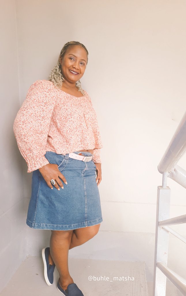 buhle_matsha's tweet photo. @KeithNcube16 guess what? I found a top. And jean takkies tooπ
So, today, I went to play with other members of #ArthritisTwitter rocking my newest outfitππΏππΏππΏ
#BuhleAt49 https://t.co/sKNJTBSstP