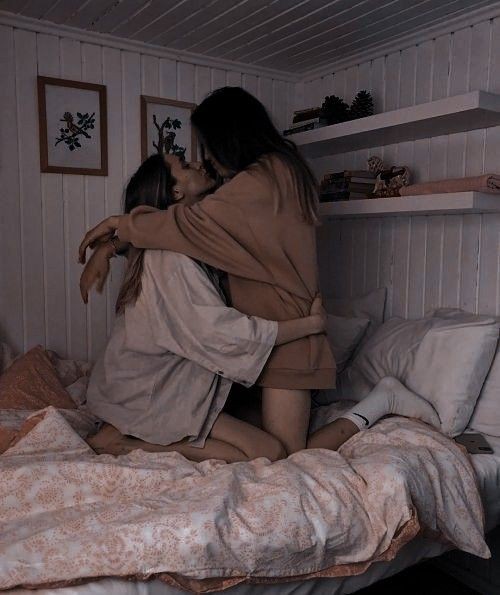 GZitrev's tweet photo. Y quizás

Los domingos serían menos tristes si yo es estuviera en tu cama o tu en la mía; o las dos en cualquier sitio, haciéndonos el amor. https://t.co/sLxMl4Pktu