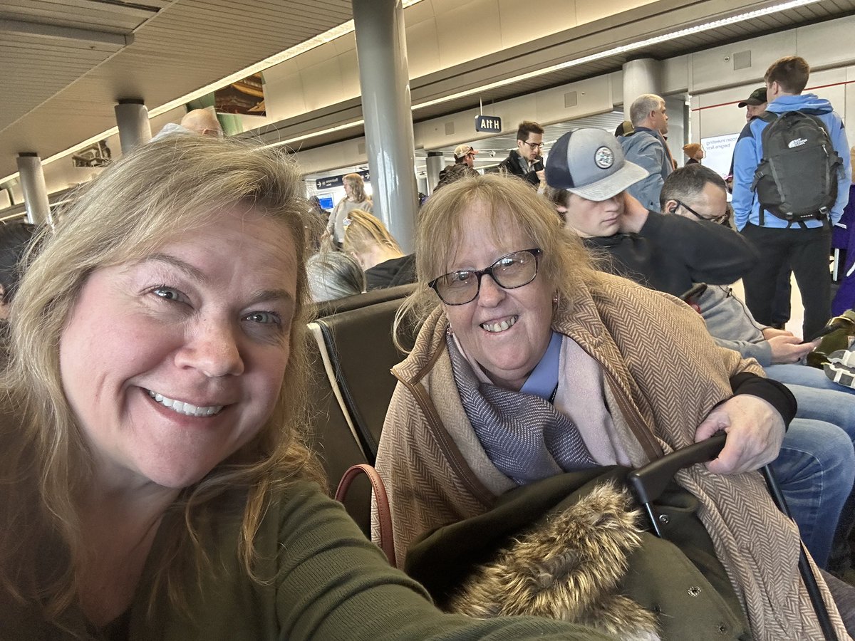 jennyhawran's tweet image. On the way to @RootsTechConf Final flight from Chi to SLC!  #RootsTech2024 @TiaBruhn