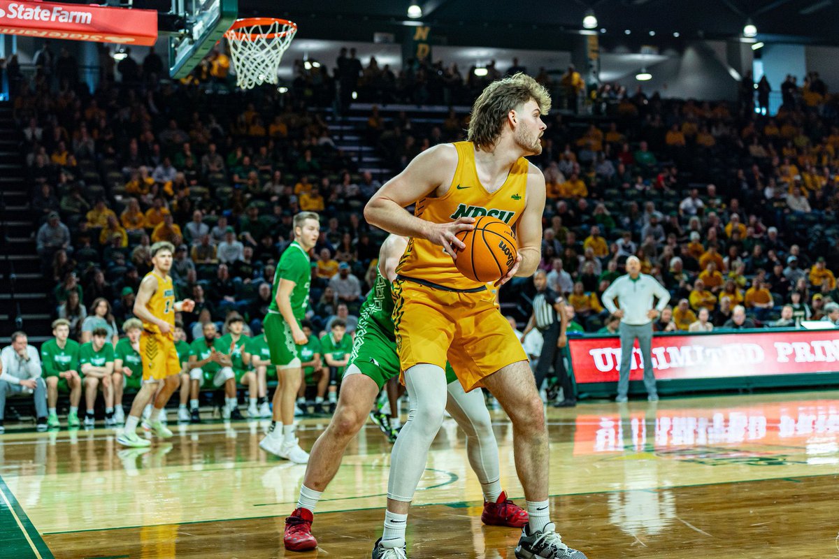 SamNeidermann's tweet image. Andrew Morgan last 6 games for @NDSUmbb ⤵️

20.1 points per game
66% FG (43-for-65)

#FeedTheBigFella 🦬🏀