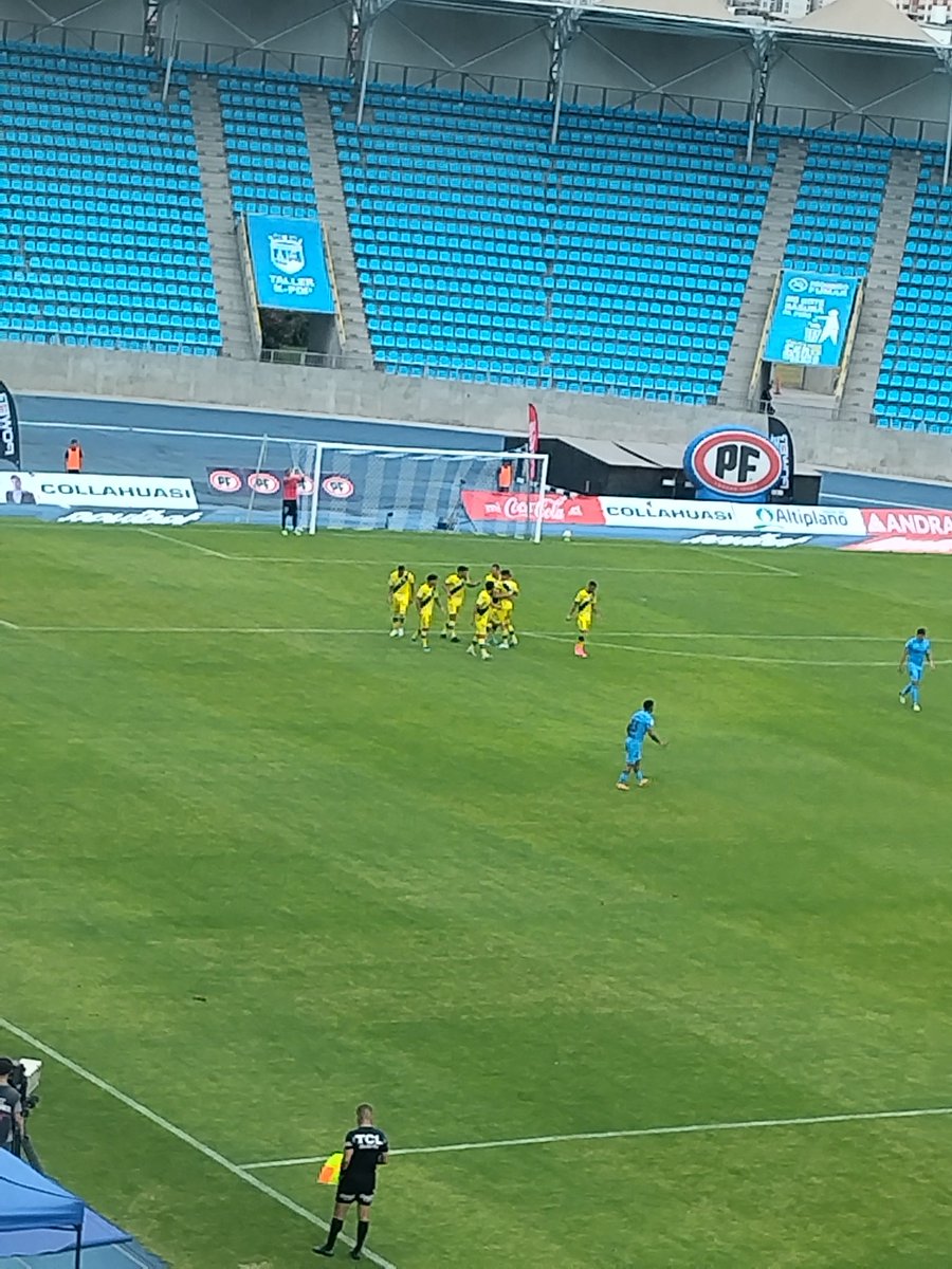 SolamenteEver's tweet photo. Goooooolll de Everton!!! Brian Martínez y el 0-1 a los 26' 💙💛 https://t.co/Z5IcdEw4tN