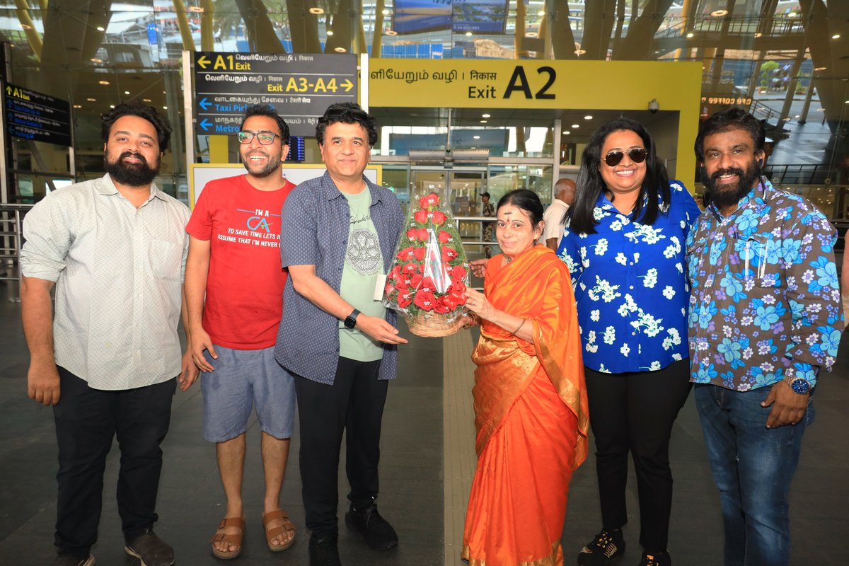 onlynikil's tweet image. Grammy-winning Violin Maestro #GaneshRajagopalan gets warm reception in Chennai 

He also interacted with media and expressed his gratitude to all Musicians, Media and Fans who have supported in his musical journey 🎻

#GRAMMYs #GRAMMYs2024 

@violinganesh @ZakirHtabla