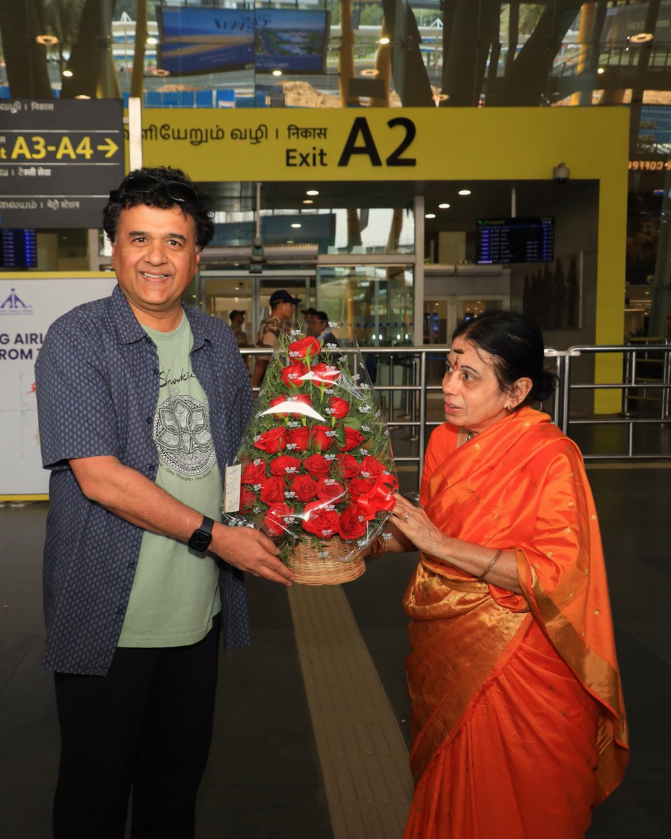 onlynikil's tweet image. Grammy-winning Violin Maestro #GaneshRajagopalan gets warm reception in Chennai 

He also interacted with media and expressed his gratitude to all Musicians, Media and Fans who have supported in his musical journey 🎻

#GRAMMYs #GRAMMYs2024 

@violinganesh @ZakirHtabla