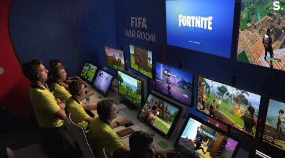 Caicedo breaks Gravenberch's ankle

VAR: