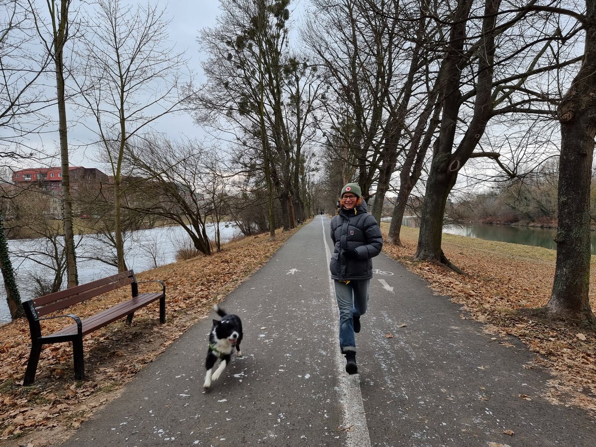 Simstr's tweet photo. Konec února a venku jaro 🙃 #weekend #spring #February2024 #joylife https://t.co/KKwwSzePDl