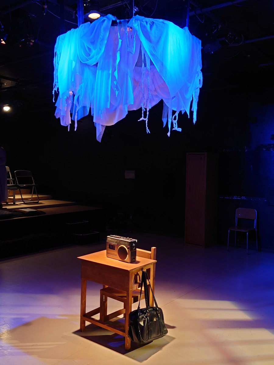 4LMtetx4IkgqTbb's tweet image. 2/18昼 #わたしの星 #あかなし劇団てあとろ50 鑑賞。「わたしの星」初演バージョンでの上演。大好きな作品で初演、再演、3演全て見ましたが（初演が一番好き）、また拝見する機会を作ってもらえて感激です。今回もやっぱりよかった！この一瞬は本当に永遠ですね。個人的にはメグ役の #宮地結菜 さん→