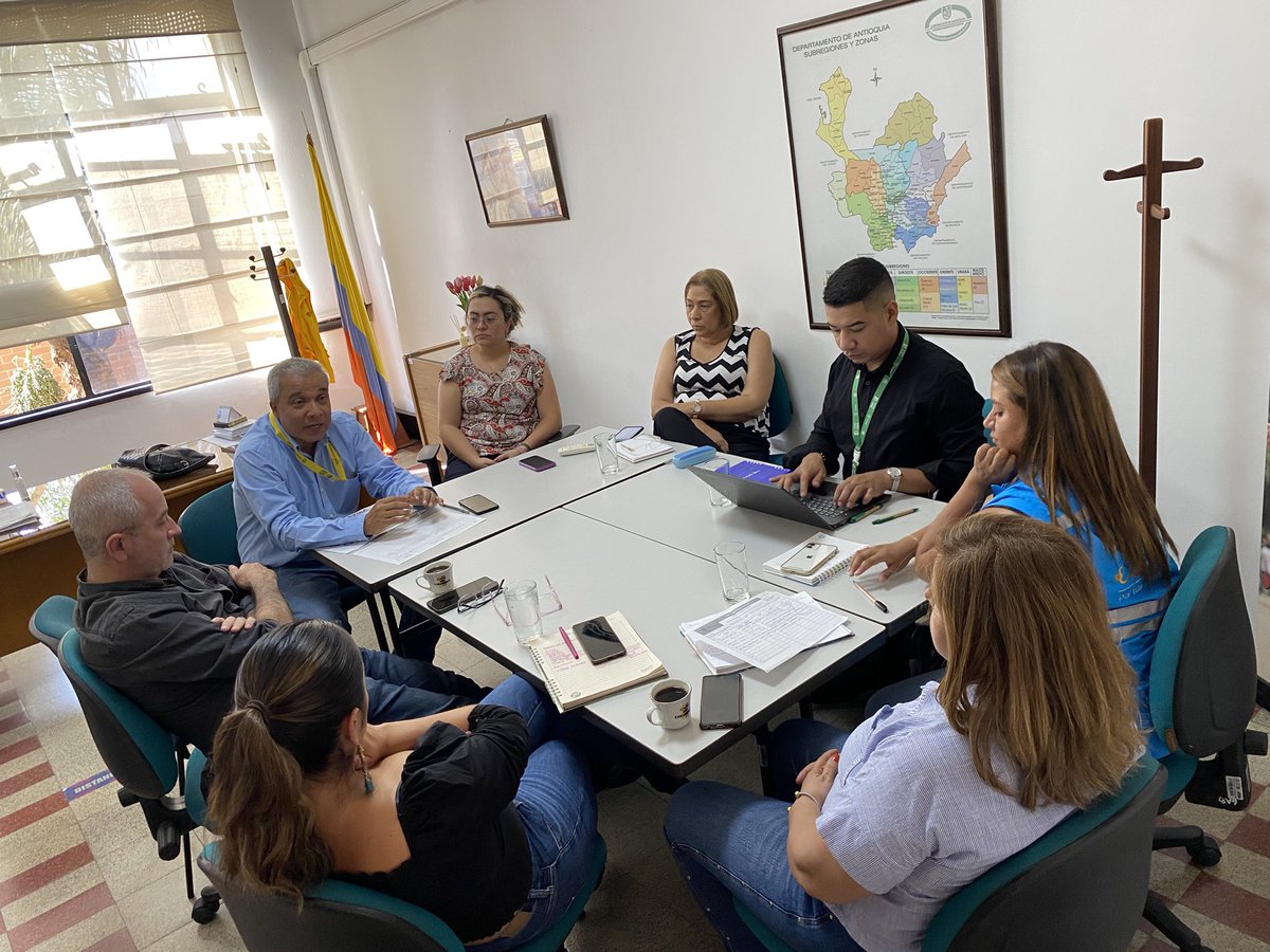 reysbs_c28's tweet photo. Reunión con la Directora regional del. #DPS y la mesa técnica  de generación de ingresos de Medellín, articulación de acciones para promover una oferta interinstitucional integral para población víctima de la violencia. #SENA #UARIV #Personería y #MDPEV https://t.co/yuu8uESOQr