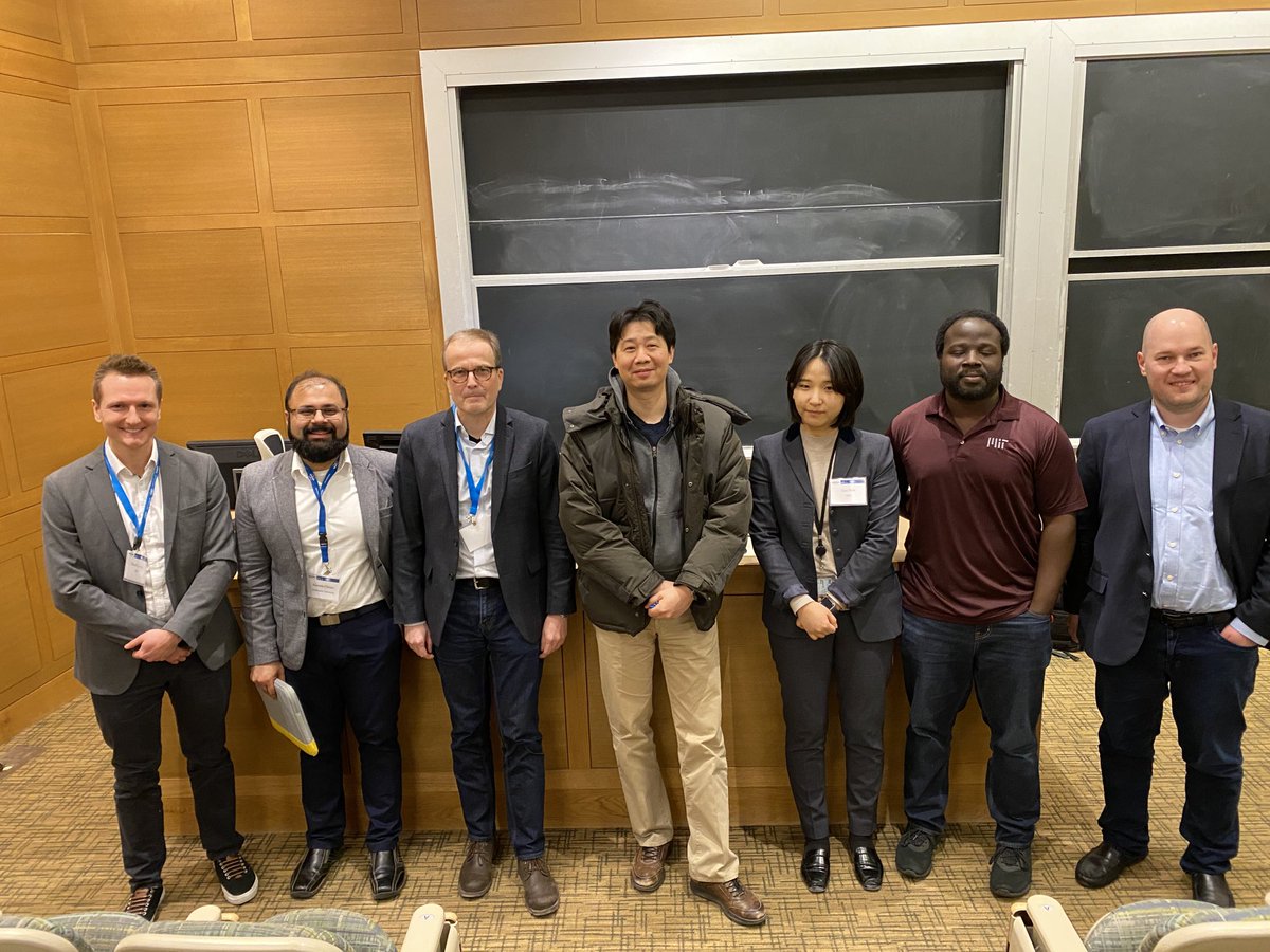 Yesterday #maingroup chemistry was on full display at the @bruker-@MIT ⁩symposium! Excellent talks by ⁦@organomimetic⁩, ⁦@tbaumlab⁩, Jane, and ⁦@chitnislab⁩! It was also great to see students and faculty from nearly all of the Boston area schools.