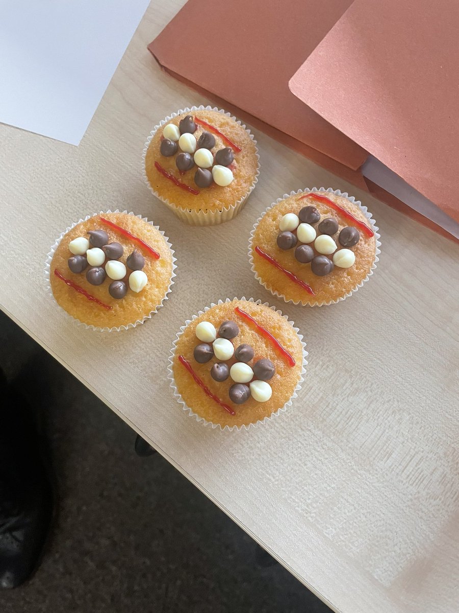 BusedGhs's tweet photo. Batch production…fantastic attention to detail and creativity from pupils 🌟 https://t.co/2zXQEV0seP
