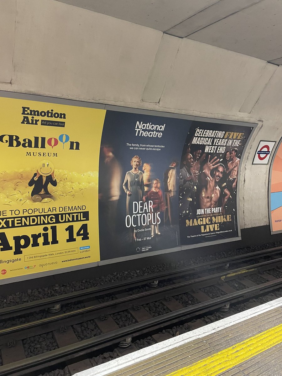 lduncanupdates's tweet image. ‘Dear Octopus’ is everywhere around London 👀👀. The show runs until March 27th. Be sure to get tickets if you have a chance to go!!!