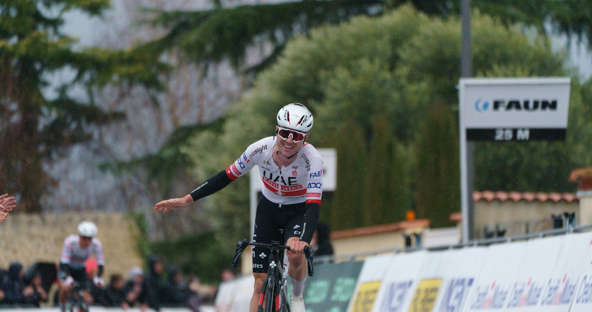 🚴‍♂️ #Ciclismo Faun Drome Classic🇫🇷

🚀 Espectacular un día más Ayuso!!
🥇Marc Hirschi🇨🇭(4:41.28)
🥈Juan Ayuso 🇪🇸 (+0:05)
🥉Maxim Van Gils🇧🇪 (+0:08)
3️⃣0️⃣ Ion Izaguirre🇪🇦 (+1:37)
5️⃣5️⃣ Igor Arrieta 🇪🇸 (+5:45)

🔝Juan logra otro podio después de la victoria de ayer

#FaunDromeClassic