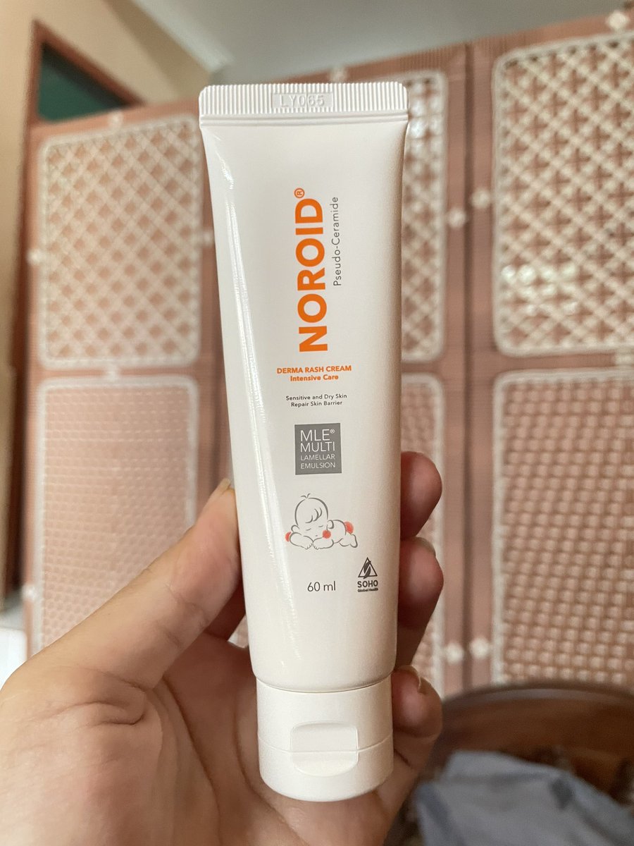thiarn's tweet photo. Menemukan rash cream buat ruam yang langsung keliatan berkurang kemerahannya dalam sehari. Baru pertama kali ruam karena diare 😣
Best buy sih buatku sebagai mamak2 baru yang selalu worry sama apa yang terjadi sama anak 🥹 https://t.co/OrVOHJtAWB